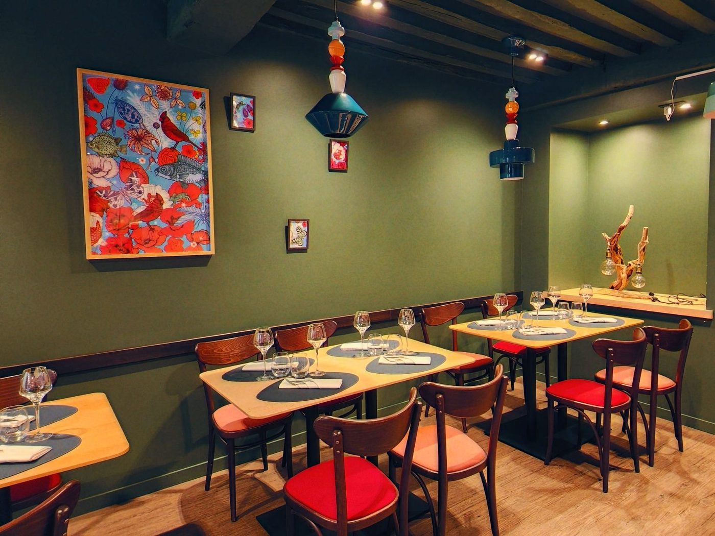 La salle verte du restaurant